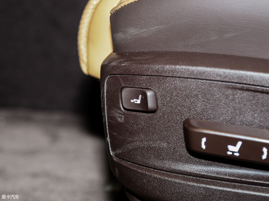 2017׿_˹ES 300h Mark LevinsonA