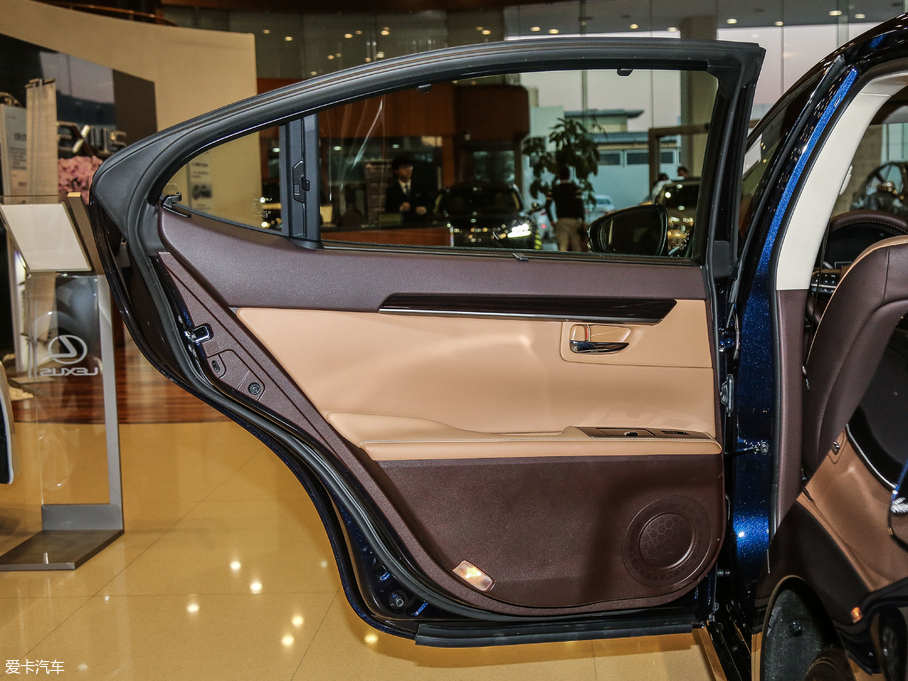 2017׿_˹ES 300h Mark LevinsonA