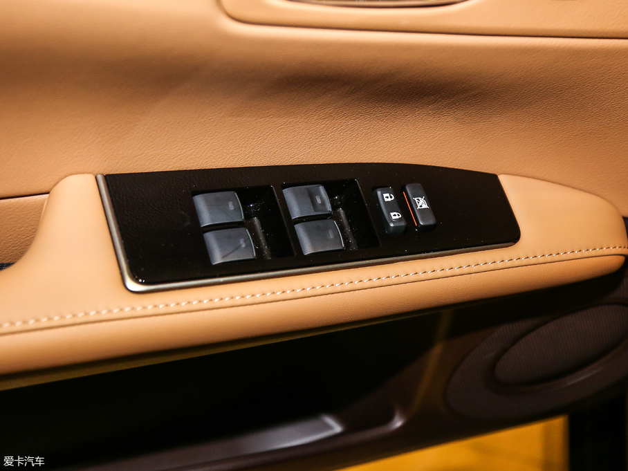 2017׿_˹ES 300h Mark LevinsonA