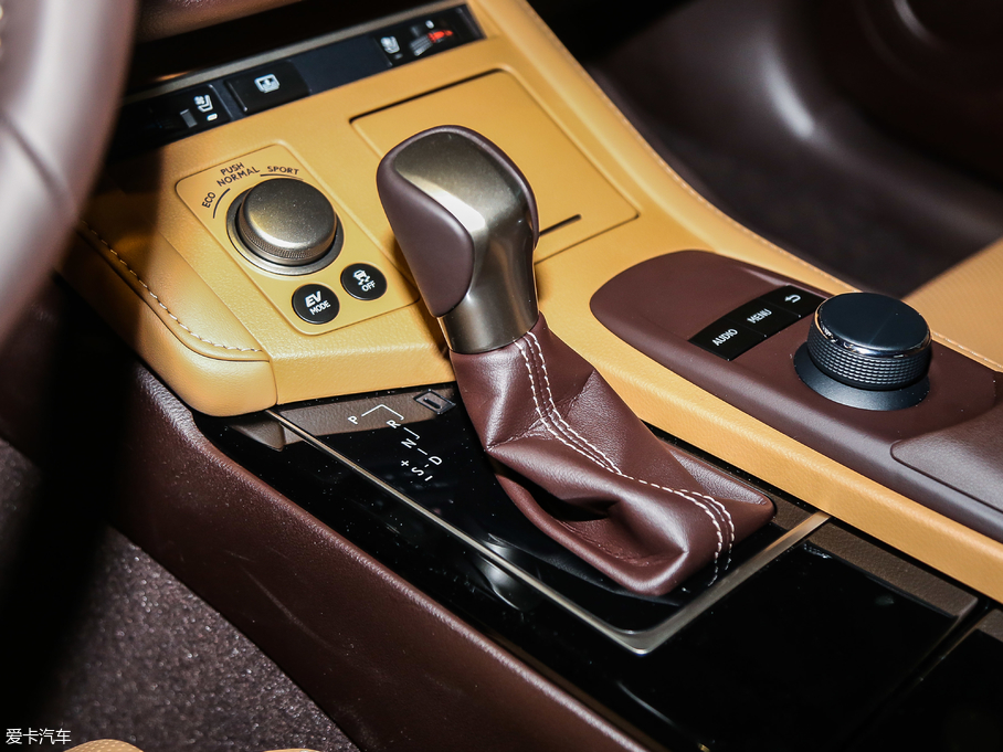 2017׿_˹ES 300h Mark LevinsonA