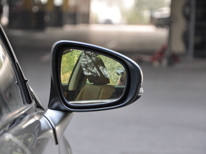 2017300h Mark Levinsonm ^