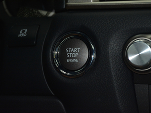 2017300 F SPORT п؅^