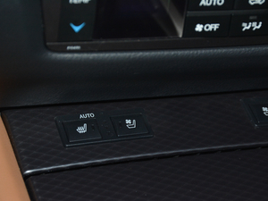 2017300 F SPORT п؅^