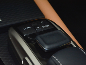 2017300 F SPORT п؅^