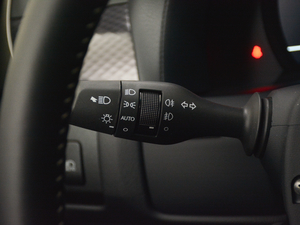 2017300 F SPORT п؅^