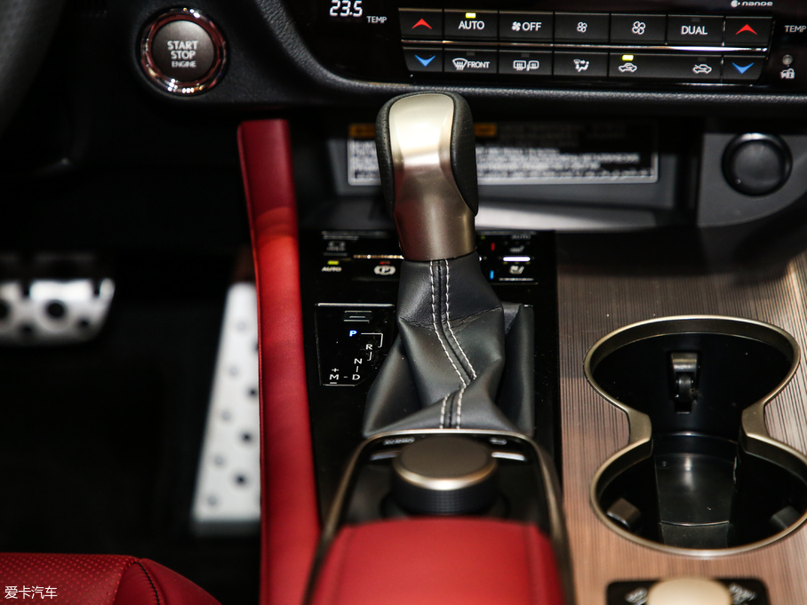 2017׿_˹RX 300 Mark Levinson (q)F SPORT (gu)V