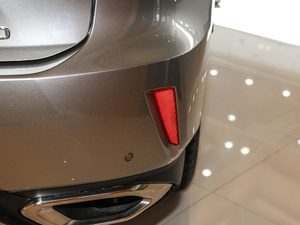 2017300 Mark Levinson F SPORT V ^