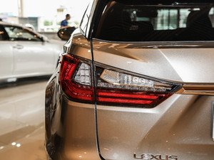 2017300 Mark Levinson F SPORT V ^