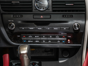 2017300 Mark Levinson F SPORT V {{