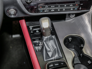 2017300 Mark Levinson F SPORT V QU