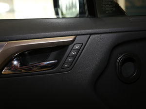 2017300 Mark Levinson F SPORT V g