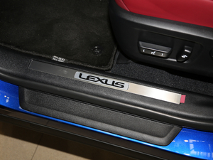 2017300 Mark Levinson (q)F SPORT (gu)V g