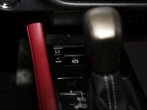 2017300 Mark Levinson (q)F SPORT (gu)V g