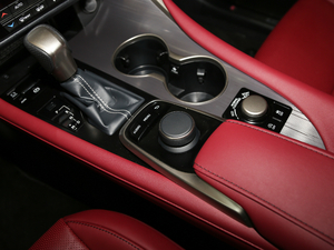 2017300 Mark Levinson F SPORT V п؅^