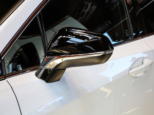 2017300 Mark Levinson F SPORT V ^