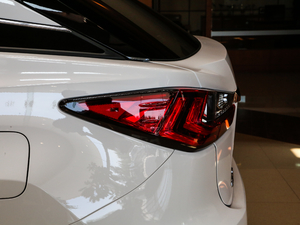 2017300 Mark Levinson F SPORT V ^