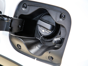 2017300 Mark Levinson F SPORT V ^