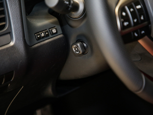 2017300 Mark Levinson F SPORT V п؅^