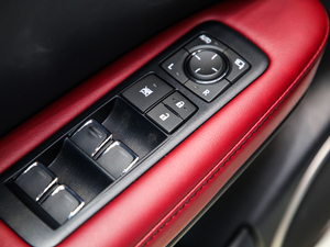 2017300 Mark Levinson (q)F SPORT V {܇ƅ^(q)	