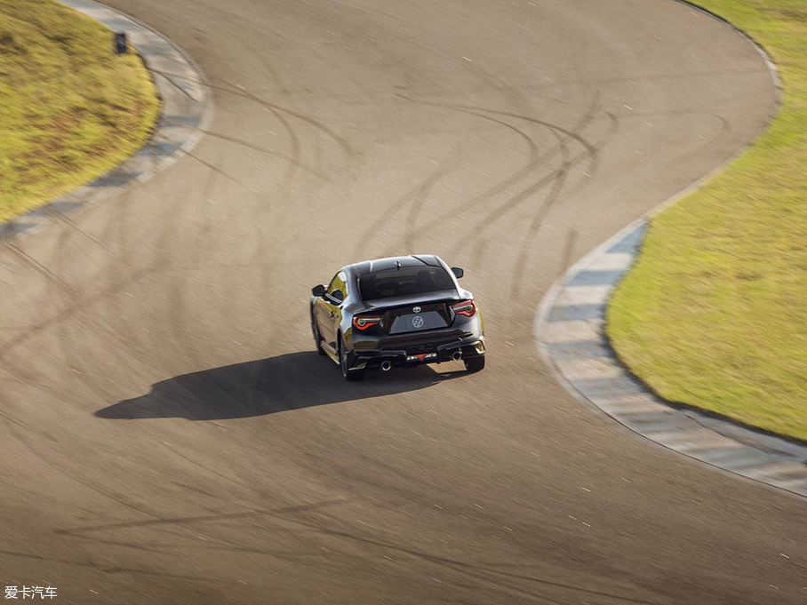 2018S86 TRD Special Edition