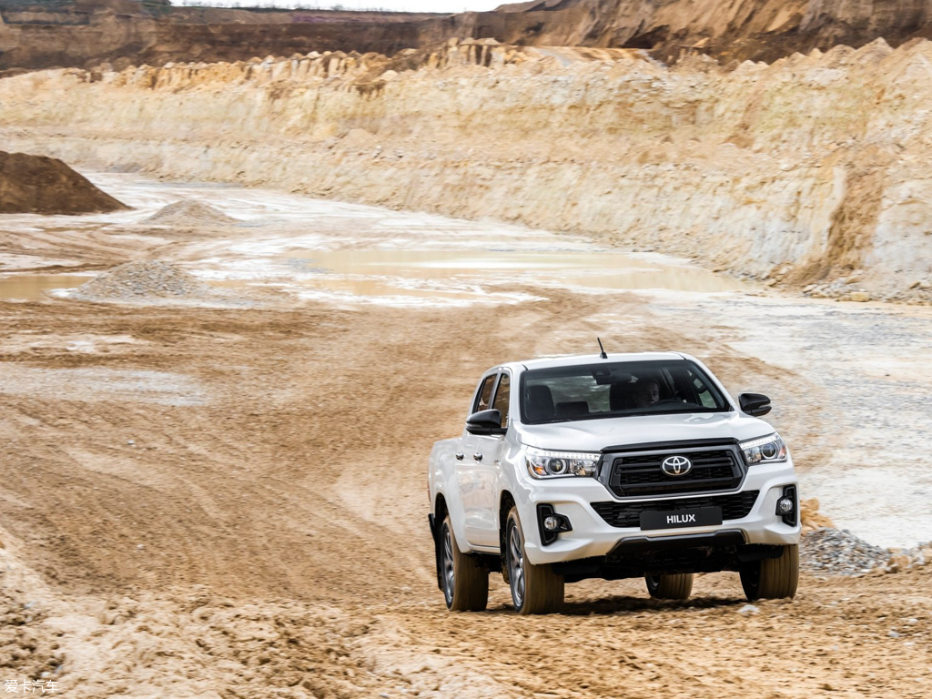 【2019款丰田hilux special edition_整体外观_34/77