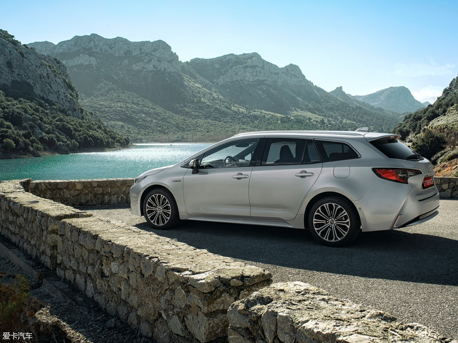 2019_() Touring Sports Hybrid