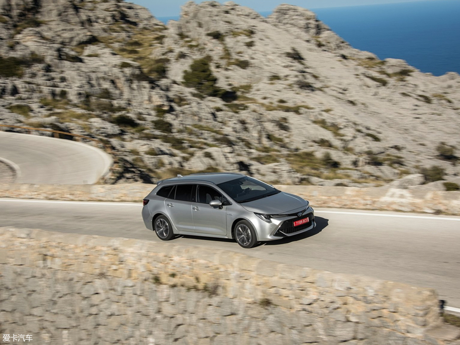 2019_() Touring Sports Hybrid