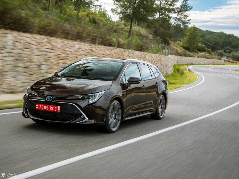 2019_() Touring Sports Hybrid