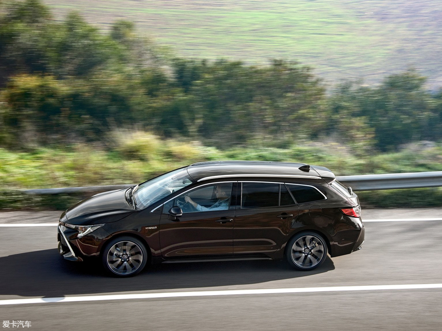 2019_() Touring Sports Hybrid