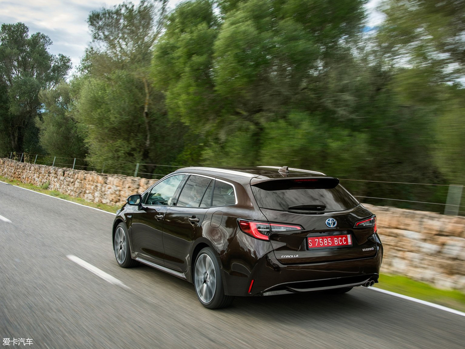 2019_() Touring Sports Hybrid