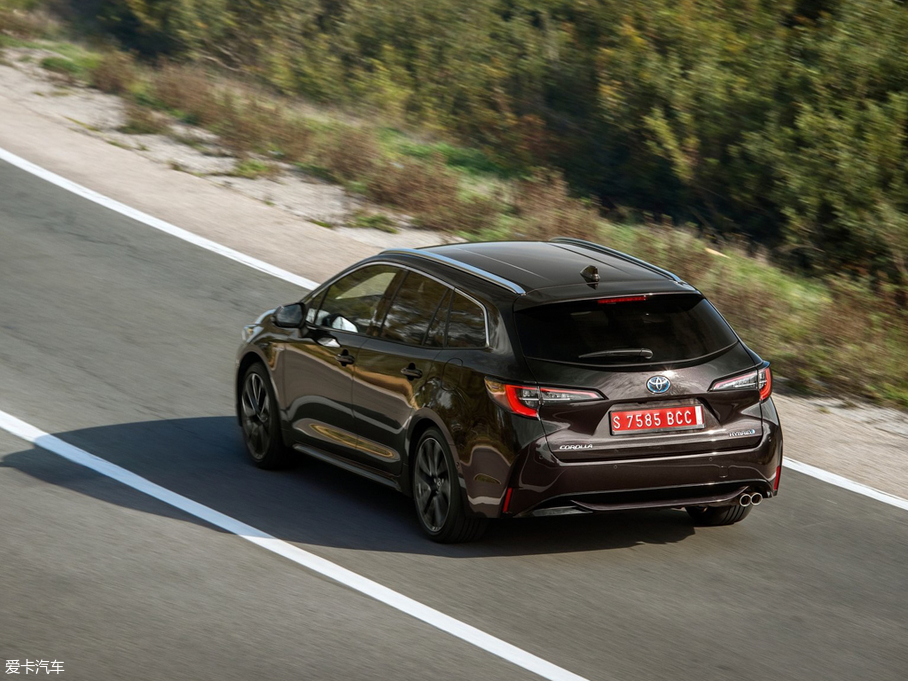 2019_() Touring Sports Hybrid