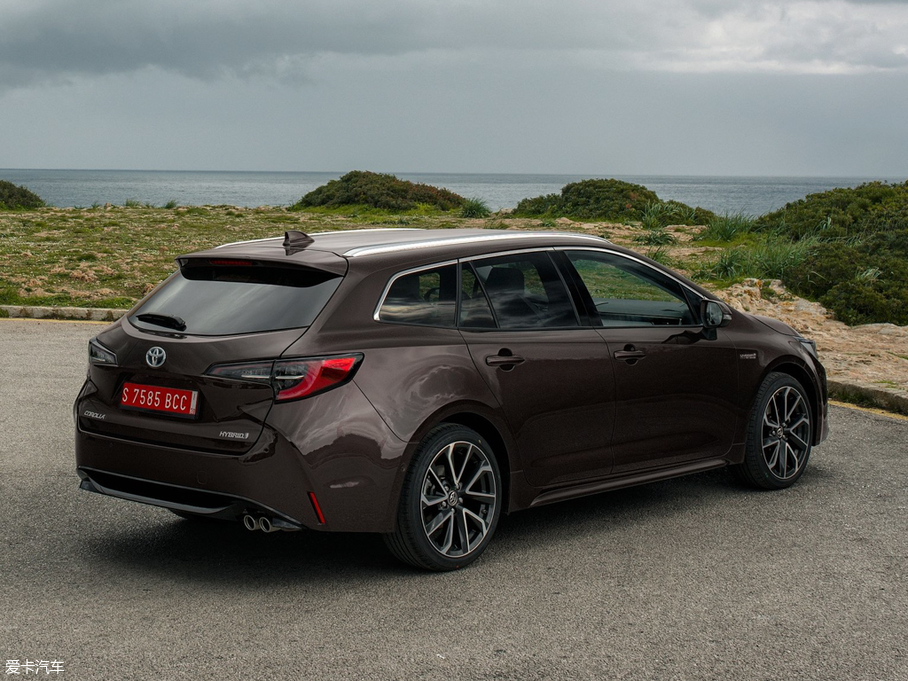 2019_() Touring Sports Hybrid