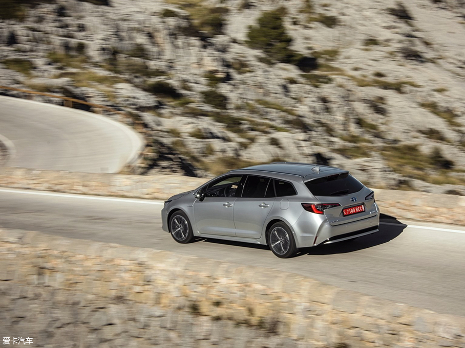 2019_() Touring Sports Hybrid