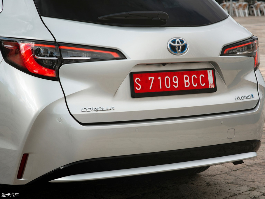 2019_() Touring Sports Hybrid