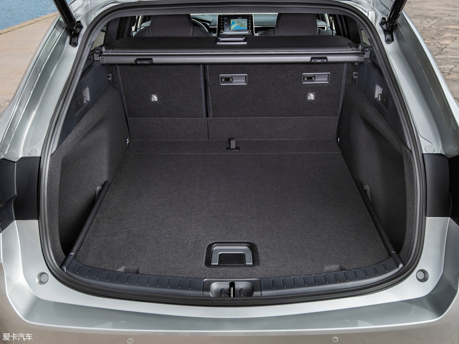 2019_() Touring Sports Hybrid