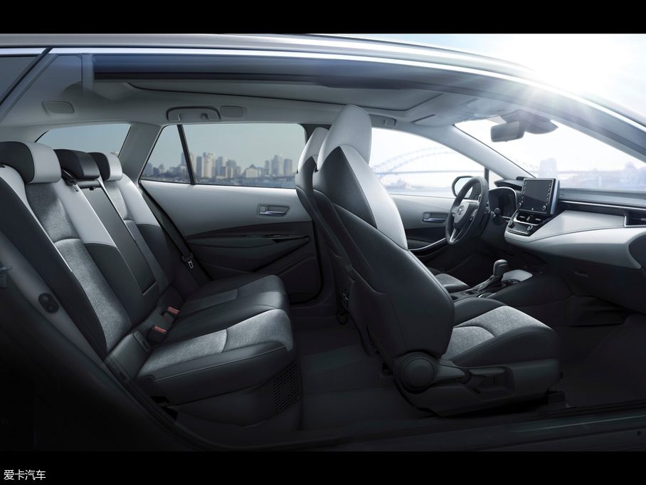 2019_() Touring Sports Hybrid