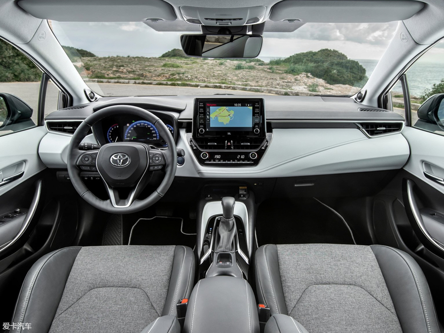 2019_() Touring Sports Hybrid