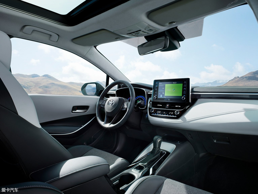 2019_() Touring Sports Hybrid