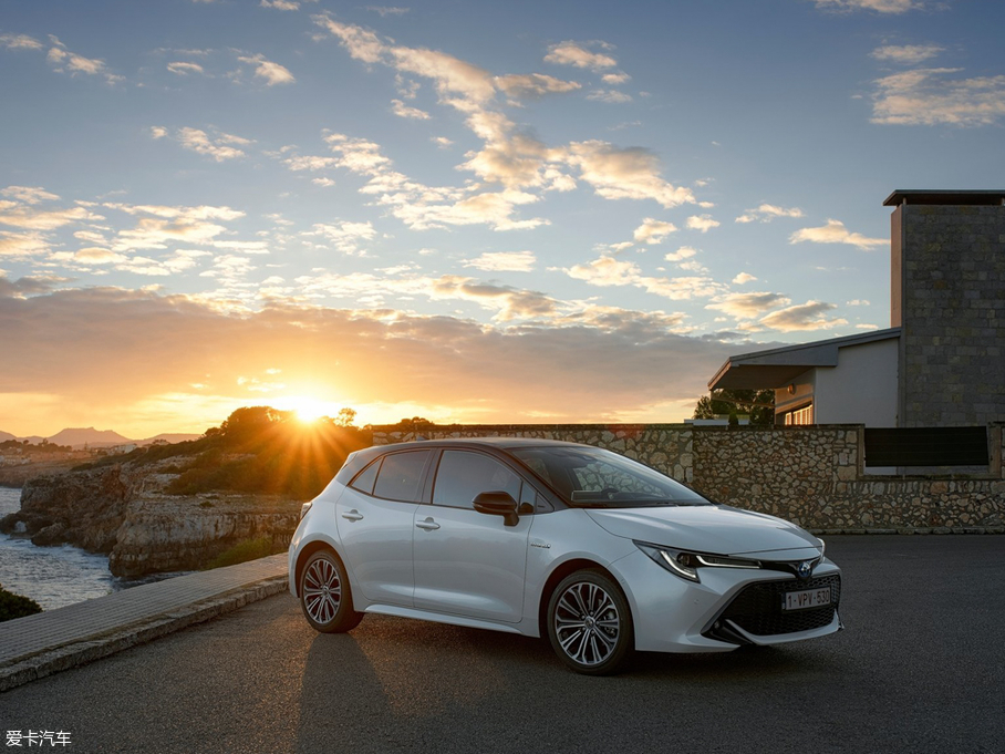 2019_() Hatchback