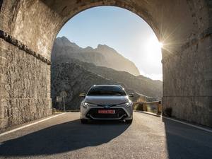 2019Touring Sports Hybrid w^