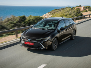 2019款Touring Sports Hybrid 整体外观