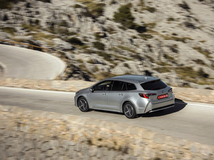 2019款Touring Sports Hybrid 整体外观
