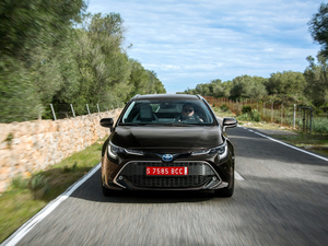2019款Touring Sports Hybrid 整体外观