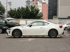 2019款2.0L 自动豪华版 正侧（左）