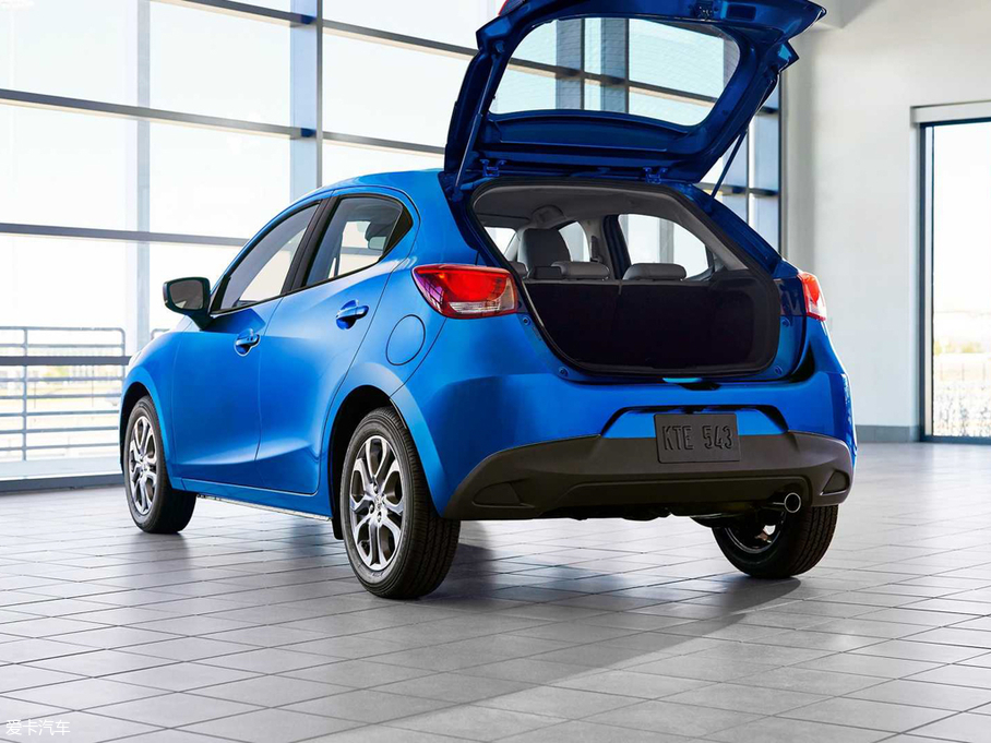 2019YARiS() Hatchback