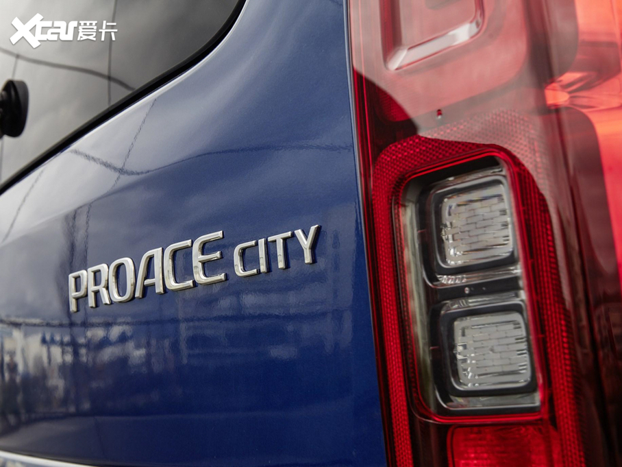 2019��Proace City VERSO