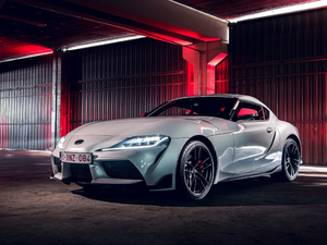 20202.0T GR Supra WҎ w^