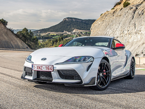 20202.0T GR Supra WҎ w^