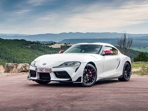 20202.0T GR Supra WҎ w^