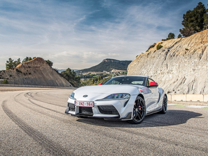 20202.0T GR Supra WҎ w^